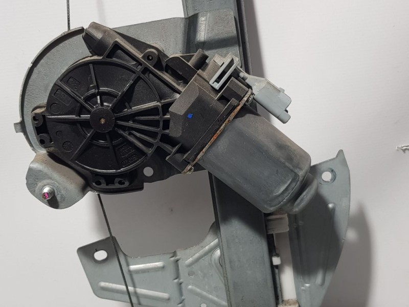 Recambio de elevalunas delantero derecho para peugeot 107 urban move referencia OEM IAM  400842B ELECTRICO 2 PINS