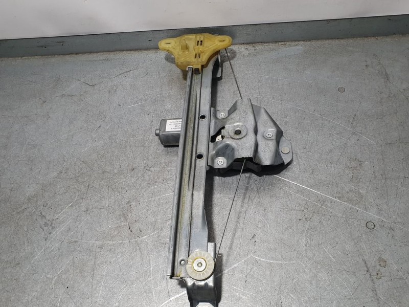 Recambio de elevalunas trasero derecho para renault captur dynamique referencia OEM IAM 827009380R  ELECTRICO 2 PINS