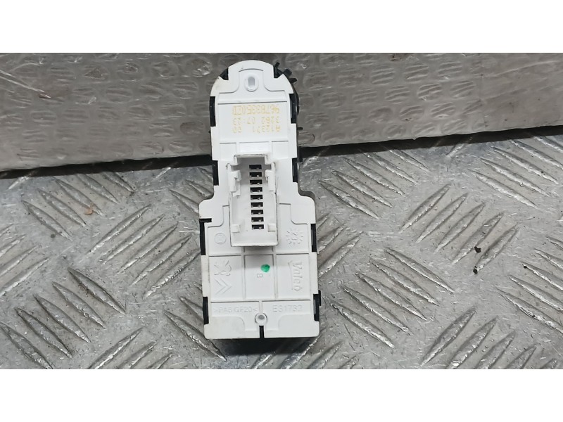 Recambio de mando elevalunas delantero izquierdo para opel vivaro c furgoneta (k0) 1.5 referencia OEM IAM 96783350ZD C/MANDO RET