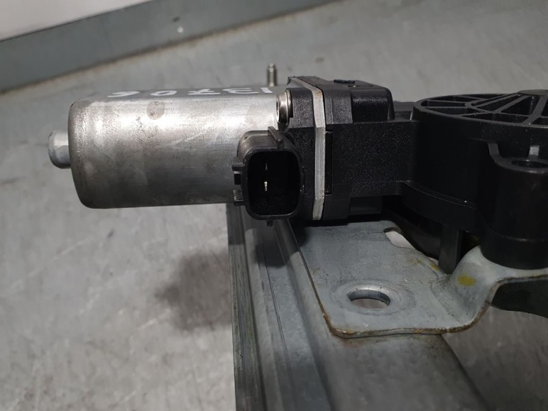 Recambio de elevalunas trasero izquierdo para renault captur dynamique referencia OEM IAM 827012973R  ELECTRICO 2 PINS