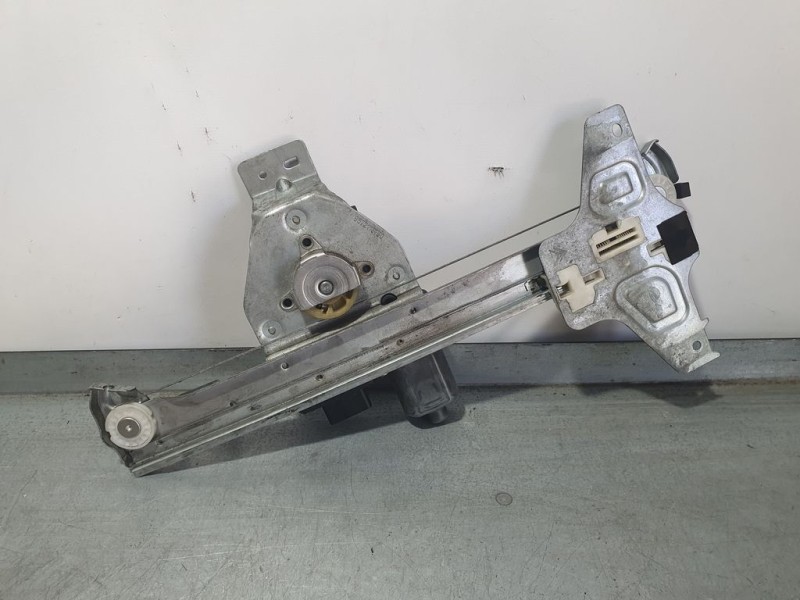 Recambio de elevalunas trasero izquierdo para citroën c4 berlina millenium referencia OEM IAM 9672118780  ELECTRICO 6 PINS