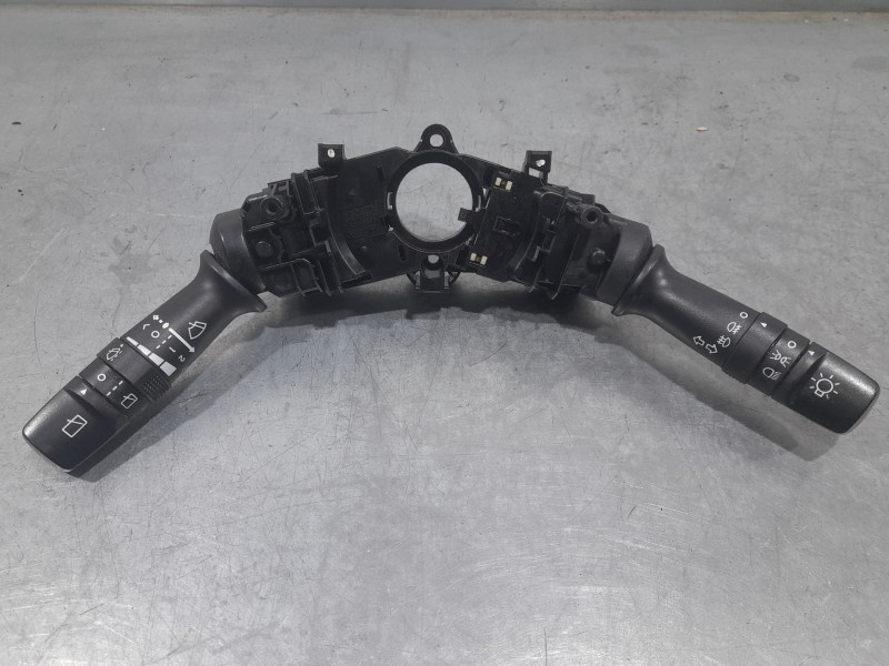 Recambio de mando luces y limpia para kia cee´d (jd) 1.6 crdi 110 referencia OEM IAM 934202K560 934101M531 3753MA2210