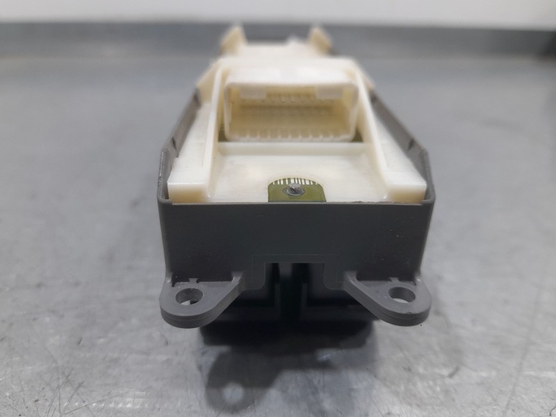 Recambio de mando elevalunas delantero izquierdo para toyota auris hybrid active referencia OEM IAM 515220  