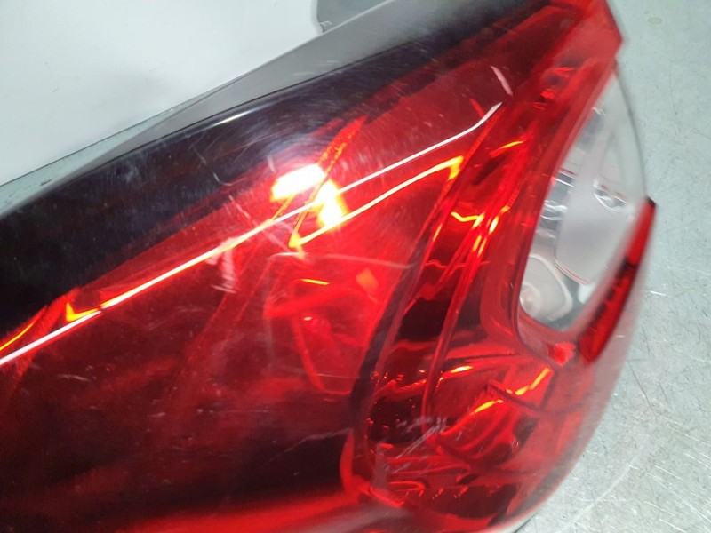 Recambio de piloto trasero izquierdo para renault captur dynamique referencia OEM IAM 265557367R  EXTERIOR ROZADO