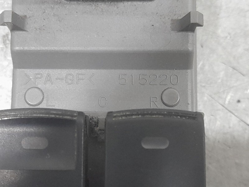 Recambio de mando elevalunas delantero izquierdo para toyota auris hybrid active referencia OEM IAM 515220  