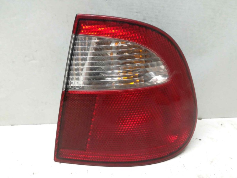 Recambio de piloto trasero derecho para seat cordoba berlina (6k2) sport referencia OEM IAM  1000002527429 EXTERIOR