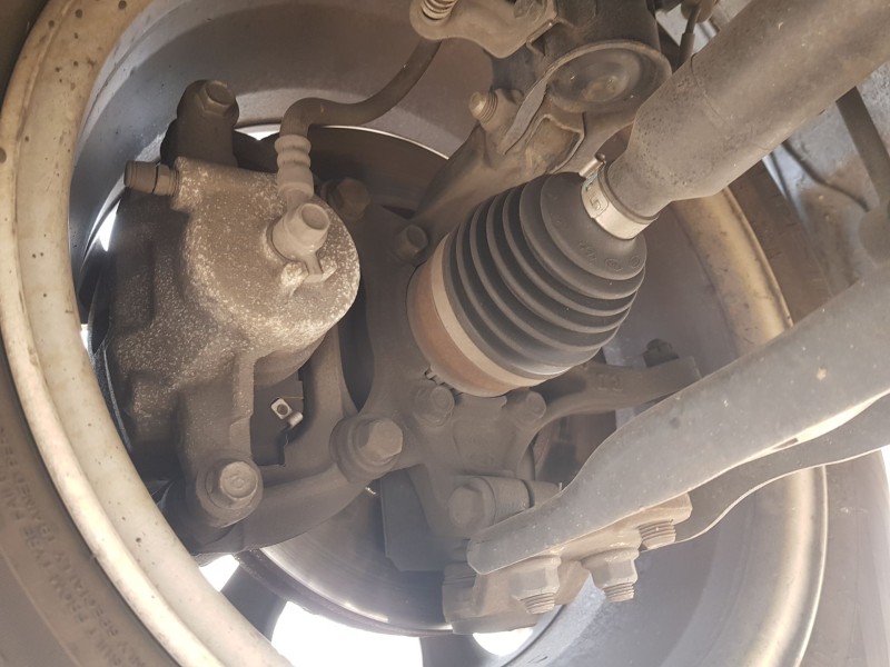 Recambio de mangueta delantera derecha para kia cee´d (jd) 1.6 crdi 110 referencia OEM IAM 51716A6000  