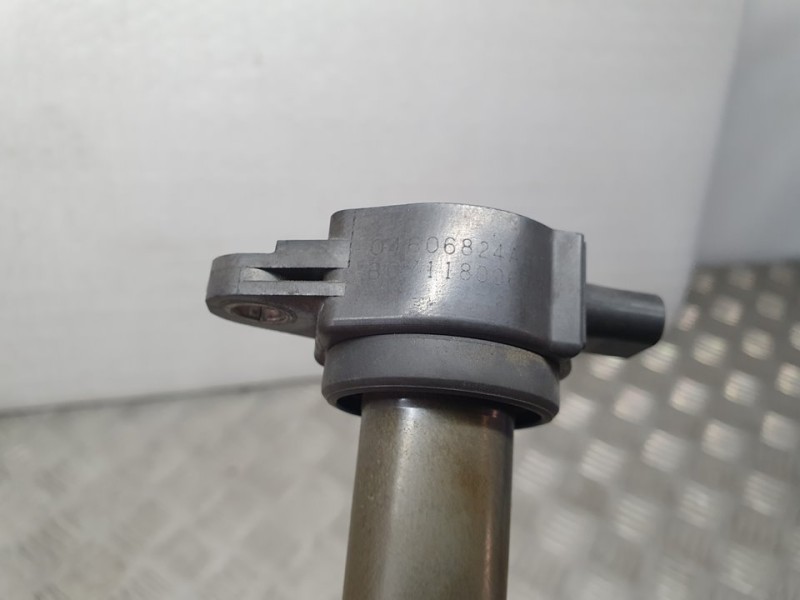 Recambio de bobina encendido para dodge caliber se referencia OEM IAM 04606824AB  