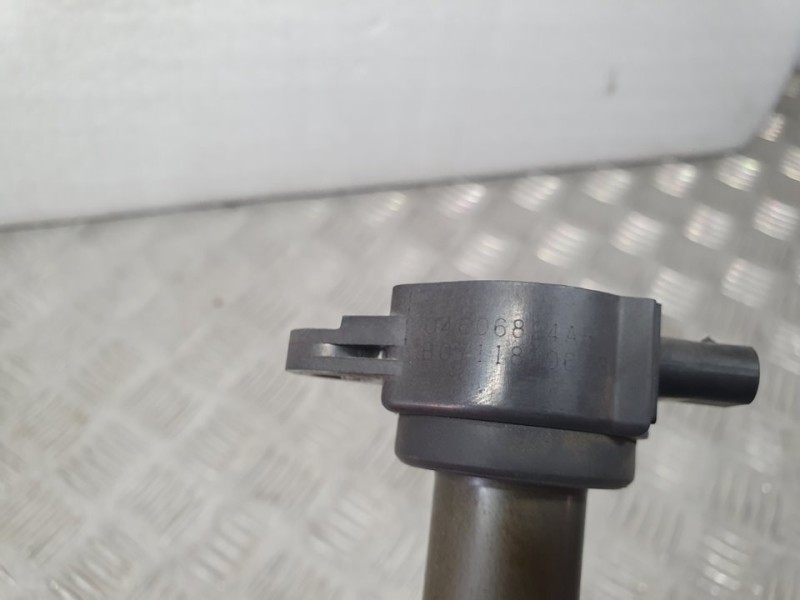 Recambio de bobina encendido para dodge caliber se referencia OEM IAM 04606824AB  