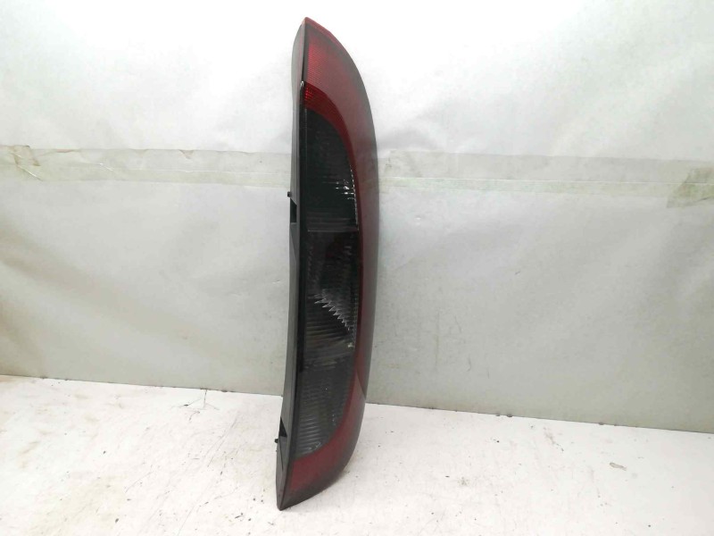 Recambio de piloto trasero derecho para opel corsa c 1.3 16v cdti cat (z 13 dt / ln9) referencia OEM IAM 09114337  