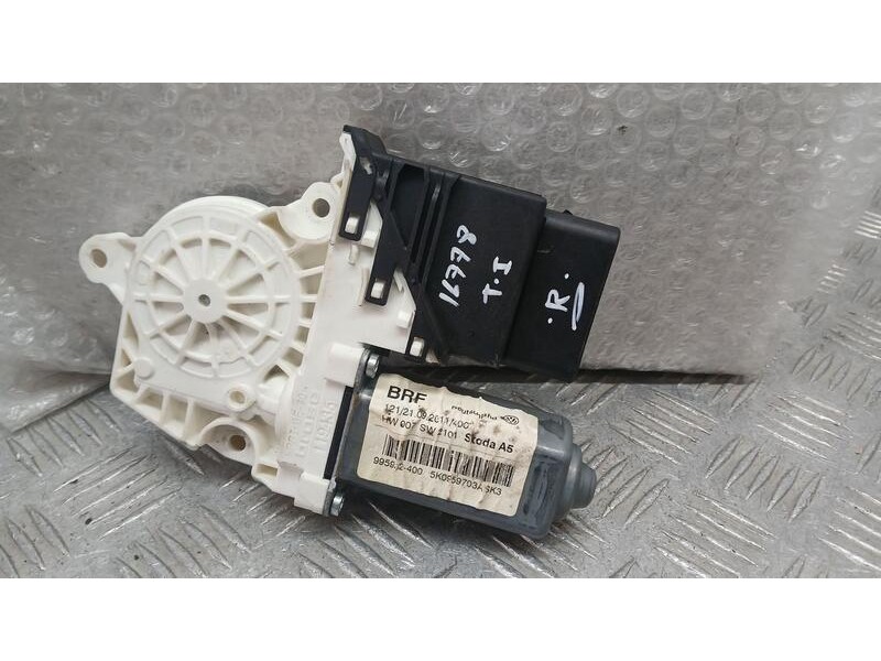 Recambio de motor elevalunas trasero izquierdo para skoda octavia ii (1z3) 1.6 tdi referencia OEM IAM 5K0959703A  995932400