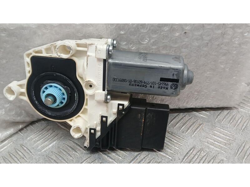 Recambio de motor elevalunas trasero izquierdo para skoda octavia ii (1z3) 1.6 tdi referencia OEM IAM 5K0959703A  995932400