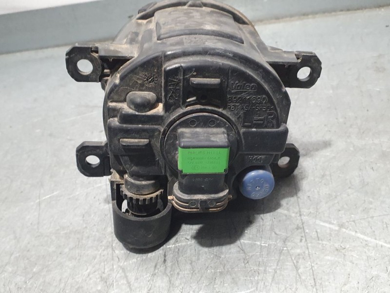 Recambio de faro antiniebla derecho para peugeot 3008 allure referencia OEM IAM 9887410080 89207181 VALEO