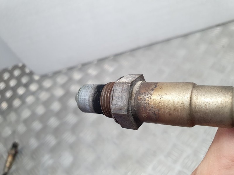Recambio de sonda lambda para dodge caliber se referencia OEM IAM 56029084AA 0258006915 BOSCH