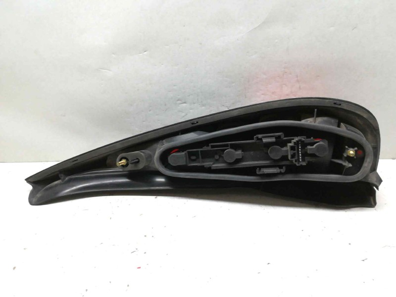 Recambio de piloto trasero izquierdo para renault laguna grandtour (k56) referencia OEM IAM   TULIPA