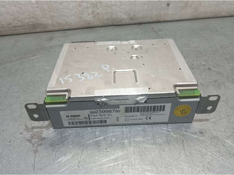 Recambio de sistema audio / radio para citroën c4 cactus live referencia OEM IAM 9823998780 7503900233 BOSCH
