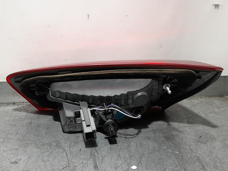 Recambio de piloto trasero izquierdo para ford focus st-line referencia OEM IAM 2540351  INTERIOR