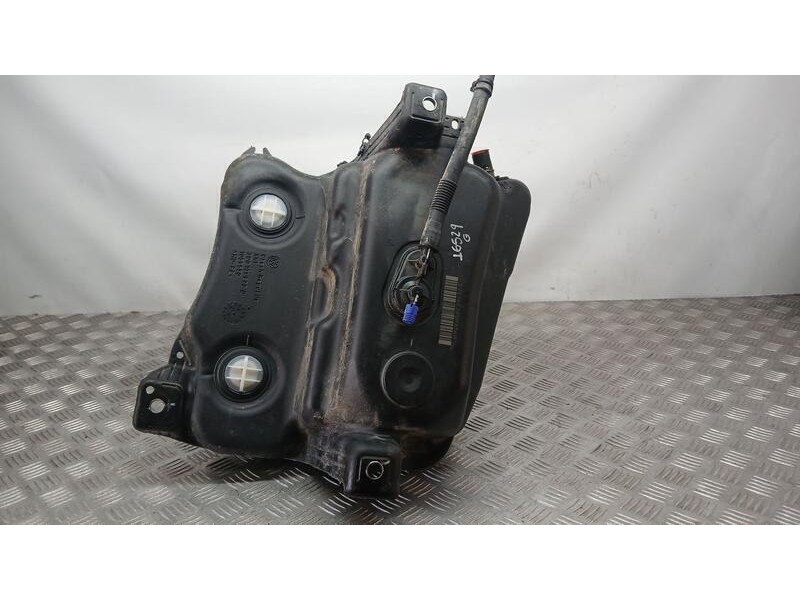 Recambio de deposito adblue para volkswagen arteon (3h7, 3h8) 2.0 tdi referencia OEM IAM 3Q0131877D  1056550