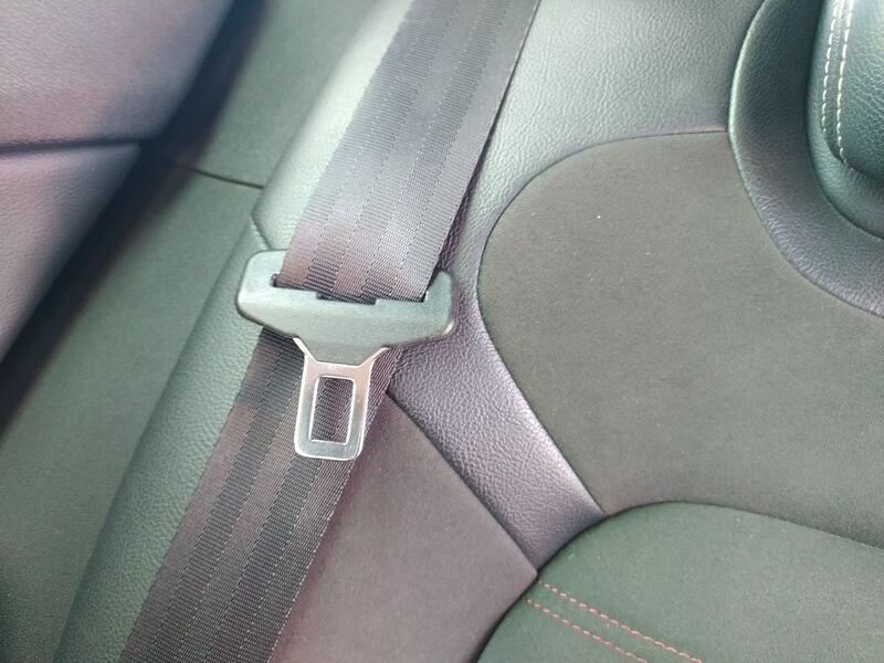 Recambio de cinturon seguridad trasero derecho para citroën ds5 2.0 bluehdi 150 referencia OEM IAM 98000632XX  