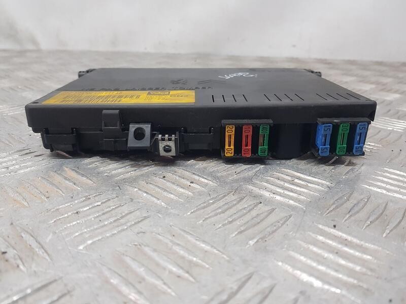 Recambio de caja reles / fusibles para citroën xsara break sx referencia OEM IAM 9646022780  