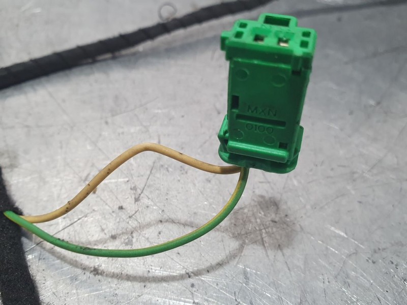 Recambio de retrovisor izquierdo para citroën c4 berlina millenium referencia OEM IAM 8149YP 3 CABLES+ 2 CABLES ELECTRICO