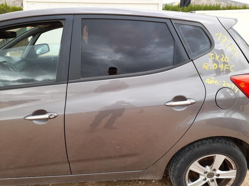 Recambio de puerta trasera izquierda para hyundai ix20 (jc) 1.4 crdi referencia OEM IAM 770031K000 TOCADA 