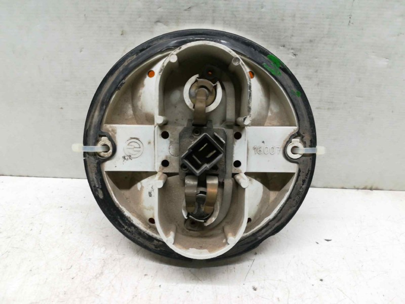 Recambio de piloto trasero derecho para seat 850 850n referencia OEM IAM   