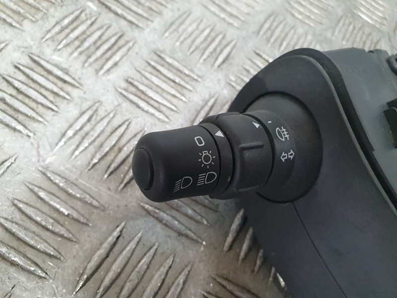 Recambio de mando luces para nissan nv250 kastenwagen l1h1 2,0t pro referencia OEM IAM 88102001401 3277210031 