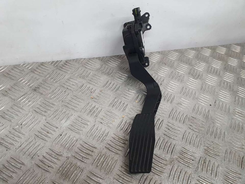 Recambio de potenciometro pedal para jeep compass ii limited 4x2 referencia OEM IAM 51942423 6PV01017515 HELLA