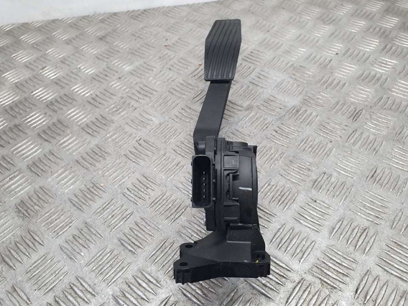 Recambio de potenciometro pedal para jeep compass ii limited 4x2 referencia OEM IAM 51942423 6PV01017515 HELLA