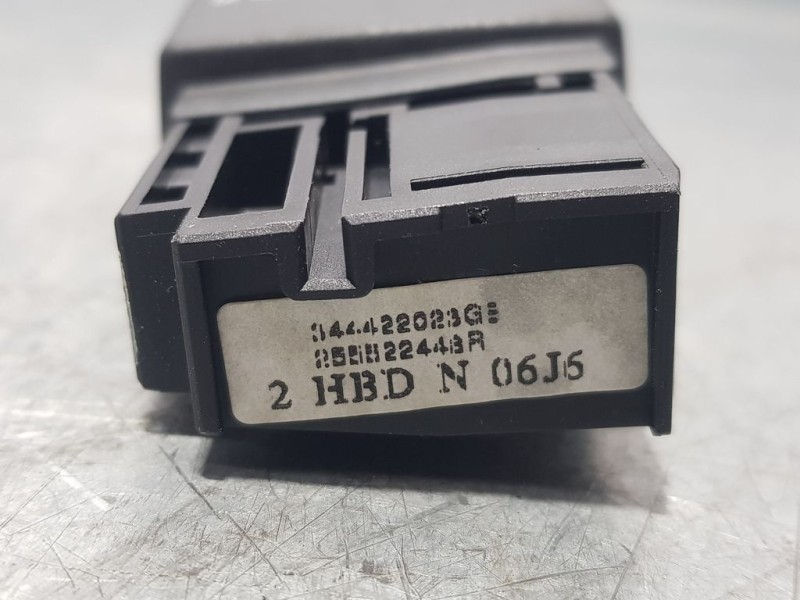 Recambio de mando radio para renault clio iv expression referencia OEM IAM 255522448R  