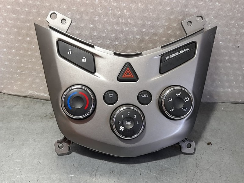 Recambio de mando calefaccion / aire acondicionado para chevrolet aveo ls referencia OEM IAM 95332687  