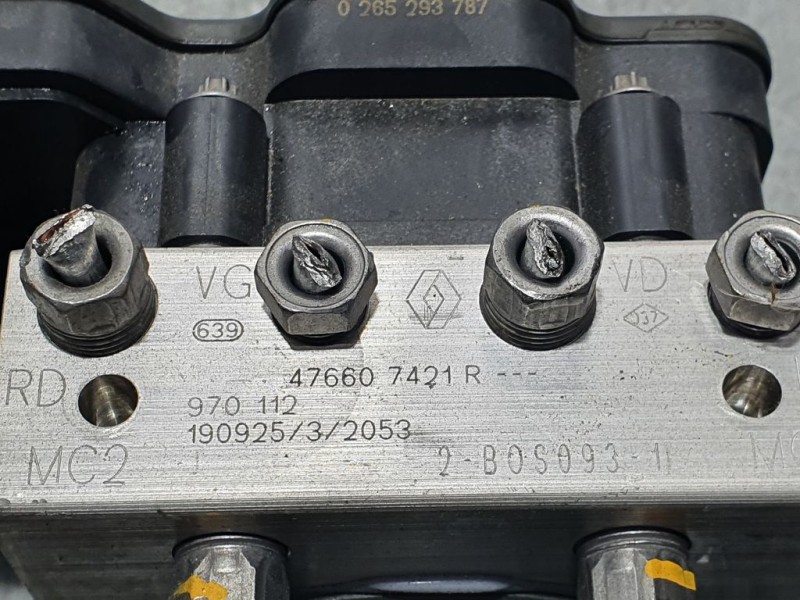 Recambio de abs para renault clio v zen referencia OEM IAM 476607421R 970112 BOSCH