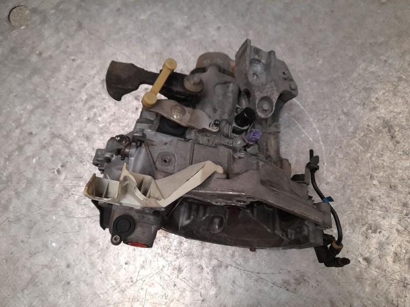 Recambio de caja cambios para peugeot 207 x-line referencia OEM IAM 20CQ65 2017578 5VELOCIDADES