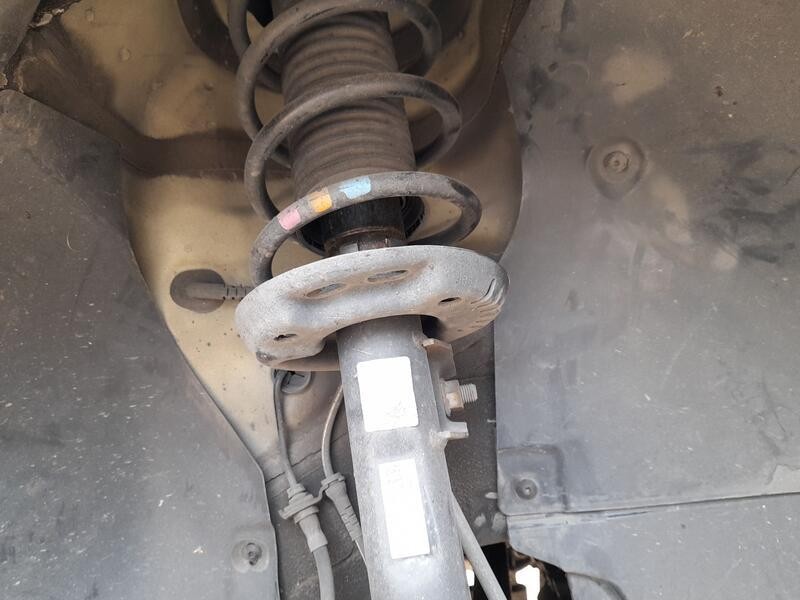 Recambio de amortiguador delantero derecho para volkswagen golf vi (5k1) 1.6 tdi referencia OEM IAM 1K0413031BF  