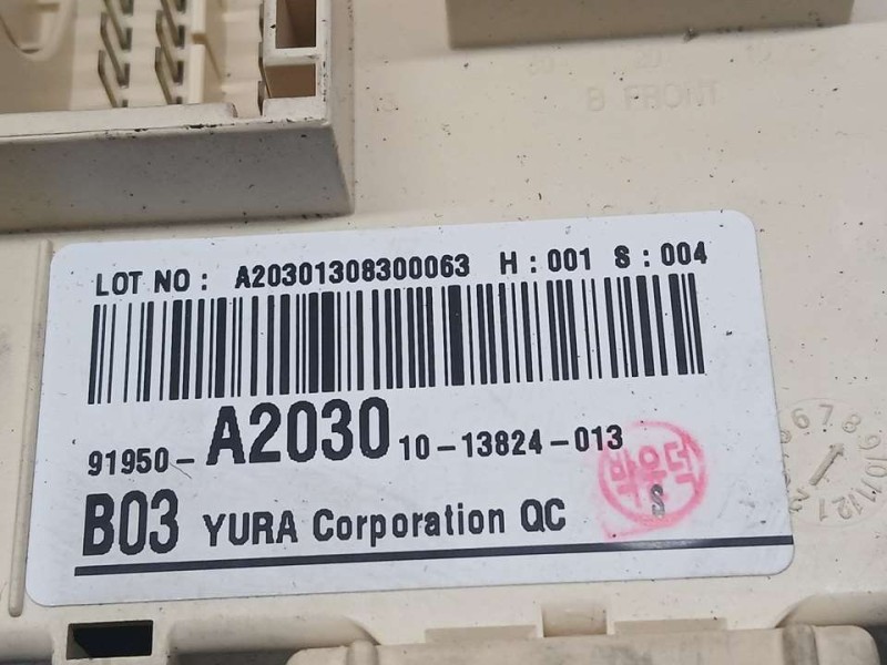 Recambio de caja reles / fusibles para kia cee´d drive referencia OEM IAM 91950A2030 A20301308300063 