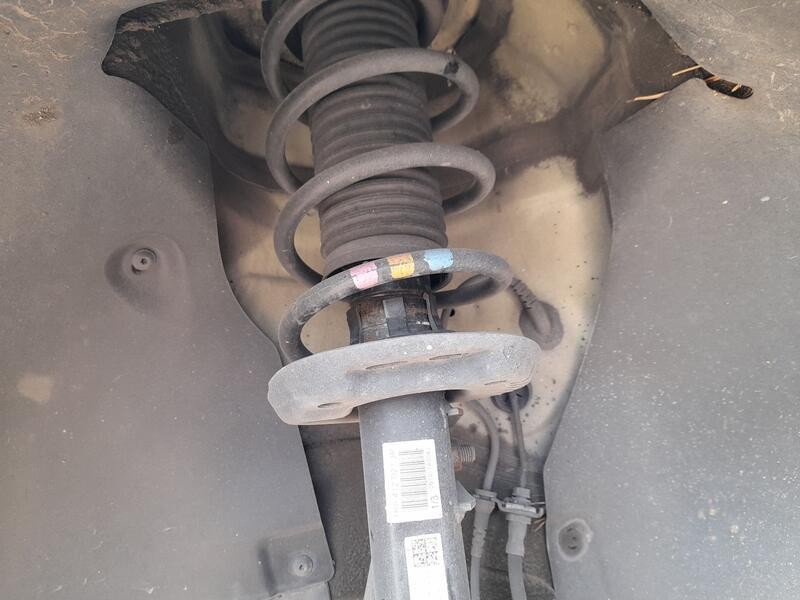 Recambio de amortiguador delantero izquierdo para volkswagen golf vi (5k1) 1.6 tdi referencia OEM IAM 1K0413031BF  