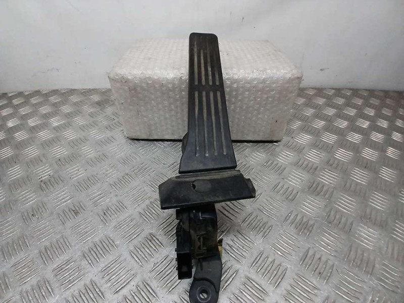 Recambio de potenciometro pedal para kia cee´d drive referencia OEM IAM 327003XXXX  