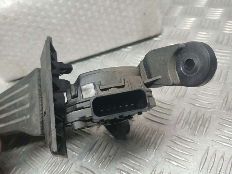 Recambio de potenciometro pedal para kia cee´d drive referencia OEM IAM 327003XXXX  