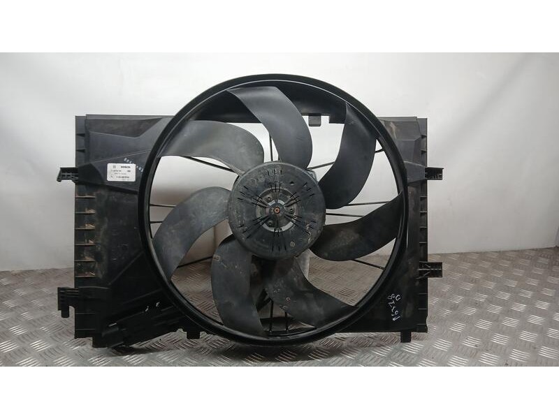 Recambio de electroventilador para mercedes-benz clase slk (w171) roadster slk 200 kompresor referencia OEM IAM A2035000593 0130