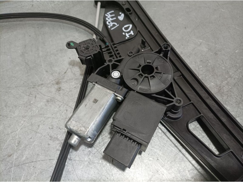 Recambio de elevalunas delantero izquierdo para peugeot 5008 1.5 blue-hdi fap referencia OEM IAM 9830389380  ELECTRICO 6 PINS