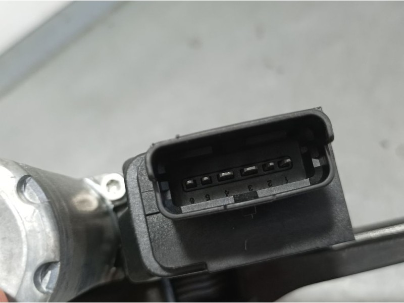 Recambio de elevalunas delantero izquierdo para peugeot 5008 1.5 blue-hdi fap referencia OEM IAM 9830389380  ELECTRICO 6 PINS