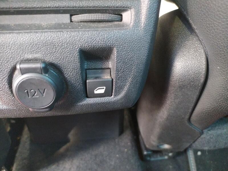 Recambio de mando elevalunas trasero derecho para citroën ds5 2.0 bluehdi 150 referencia OEM IAM 96664318ZD  