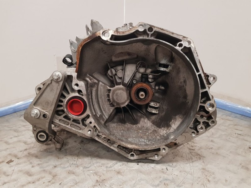 Recambio de caja cambios para opel corsa e edition referencia OEM IAM B66S374 A17287974 5VELOCIDADES