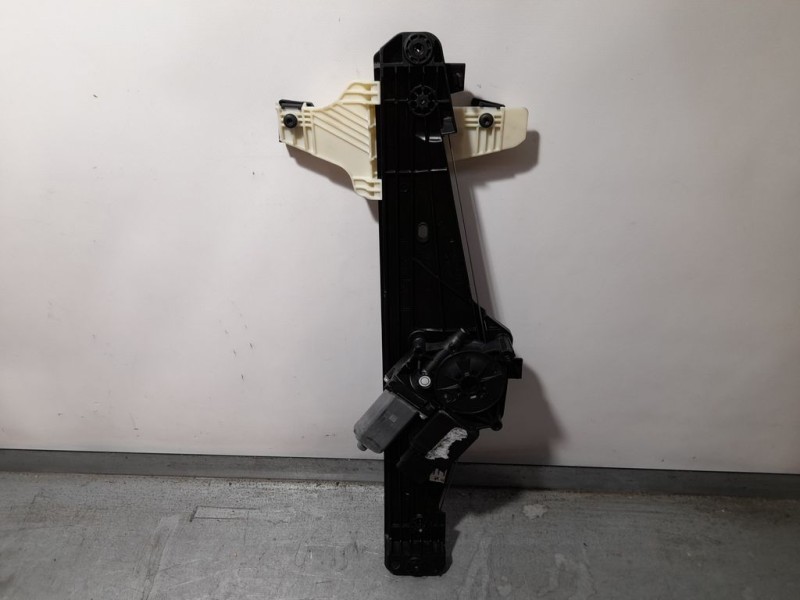 Recambio de elevalunas trasero izquierdo para peugeot 5008 1.5 blue-hdi fap referencia OEM IAM 9840190480 6 PINES ELECTRICO