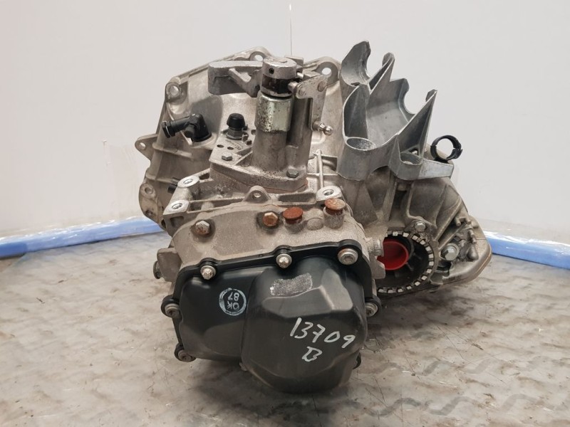 Recambio de caja cambios para opel corsa e edition referencia OEM IAM B66S374 A17287974 5VELOCIDADES