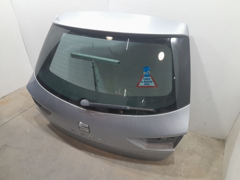 Recambio de porton trasero para seat leon st (5f8) style connect referencia OEM IAM 5F9827024  