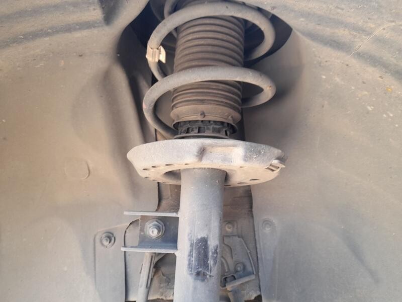 Recambio de amortiguador delantero izquierdo para mercedes-benz cla (w117) cla 200 referencia OEM IAM A1173232500  