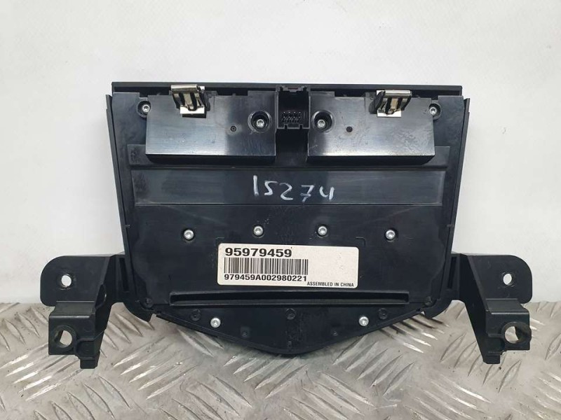 Recambio de mando radio para chevrolet cruze lt referencia OEM IAM 95979459  