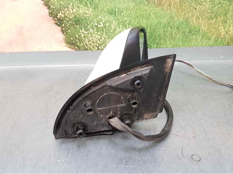 Recambio de retrovisor derecho para peugeot 307 berlina (s2) xt referencia OEM IAM  6 PINS ELECTRICO